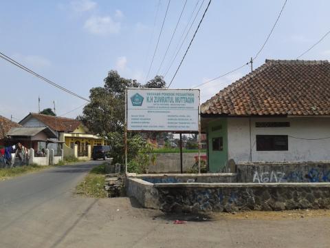 Yayasan Pondok Pesantren K.H Zumratul Muttaqin